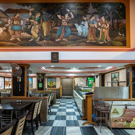 טירונלוולי Sree Bharani Hotels מראה חיצוני תמונה