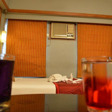 טירונלוולי Sree Bharani Hotels מראה חיצוני תמונה