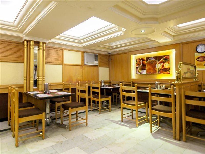 טירונלוולי Sree Bharani Hotels מראה חיצוני תמונה