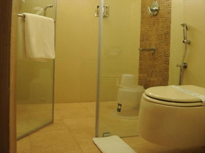 טירונלוולי Sree Bharani Hotels מראה חיצוני תמונה