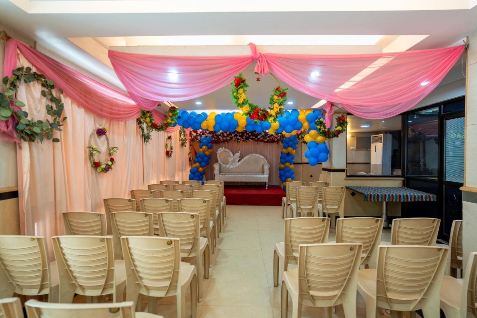 טירונלוולי Sree Bharani Hotels מראה חיצוני תמונה