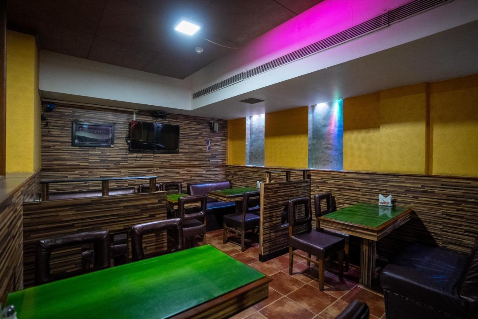 טירונלוולי Sree Bharani Hotels מראה חיצוני תמונה
