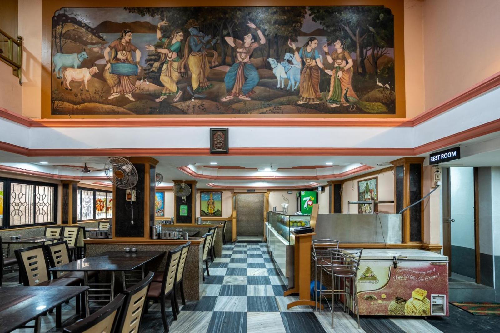 טירונלוולי Sree Bharani Hotels מראה חיצוני תמונה
