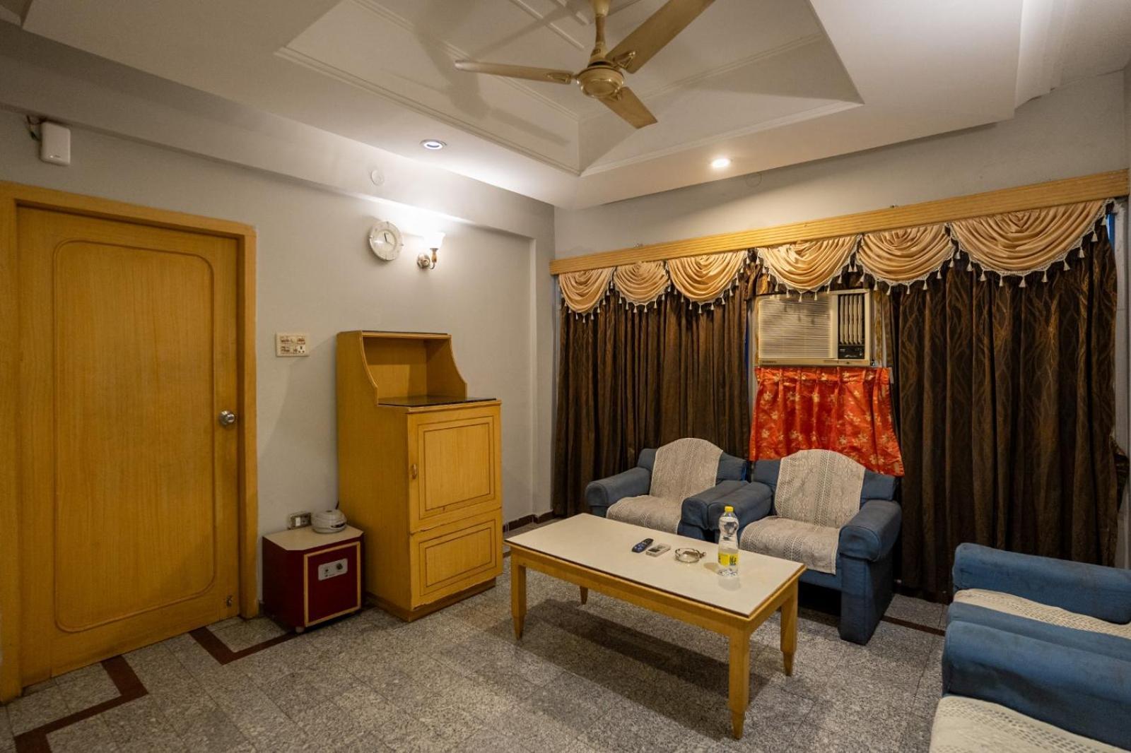 טירונלוולי Sree Bharani Hotels מראה חיצוני תמונה