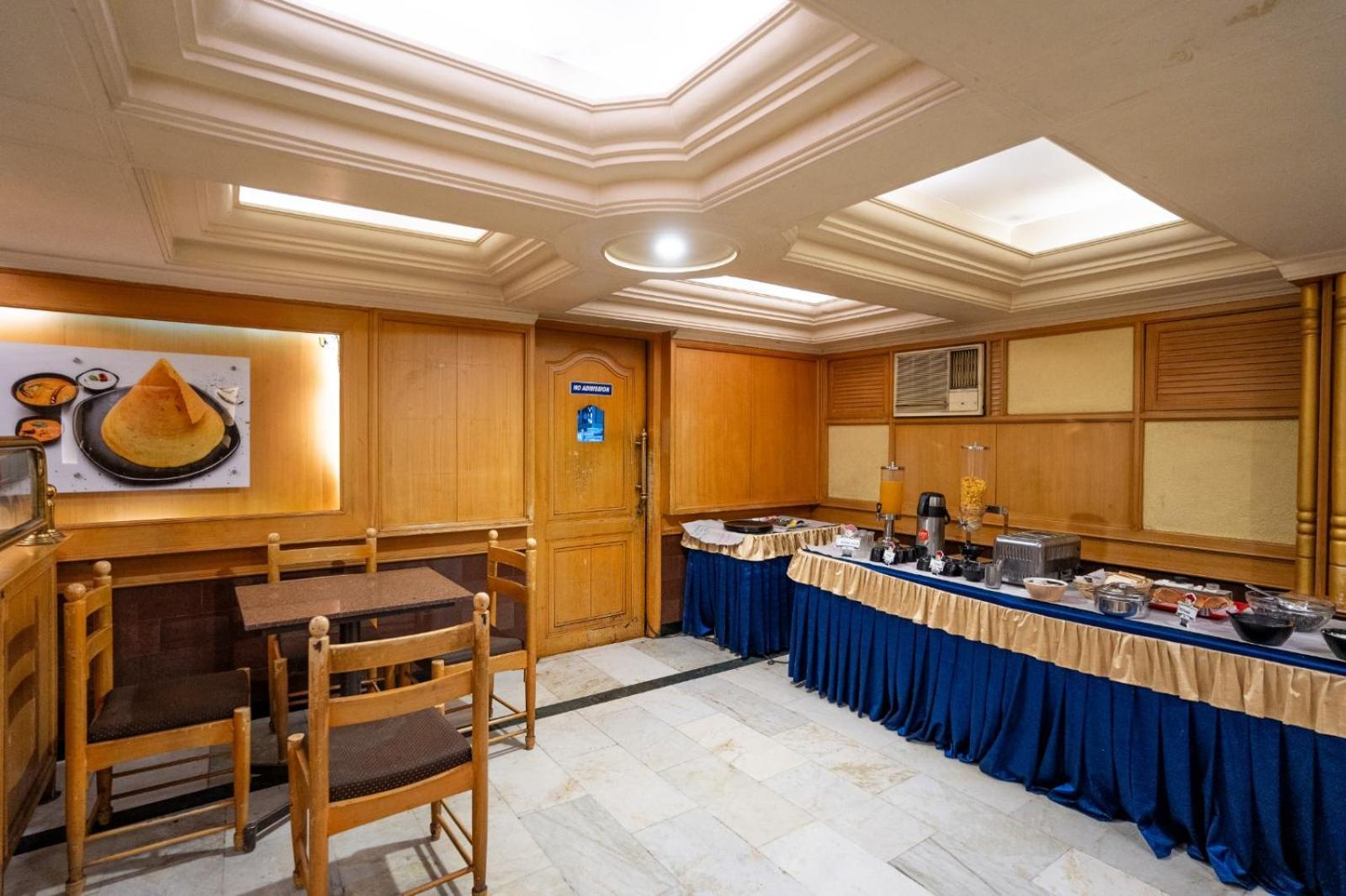 טירונלוולי Sree Bharani Hotels מראה חיצוני תמונה