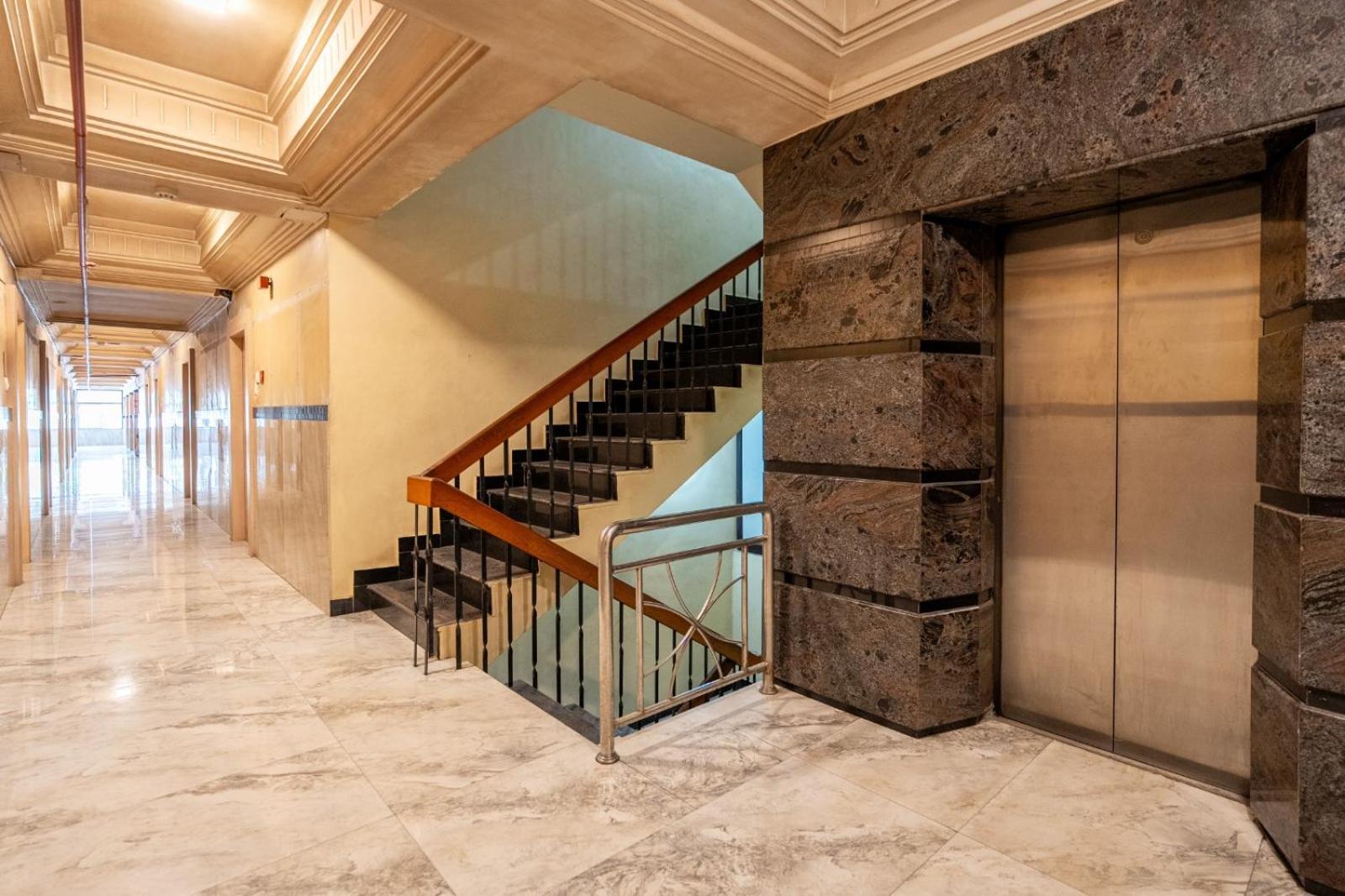 טירונלוולי Sree Bharani Hotels מראה חיצוני תמונה