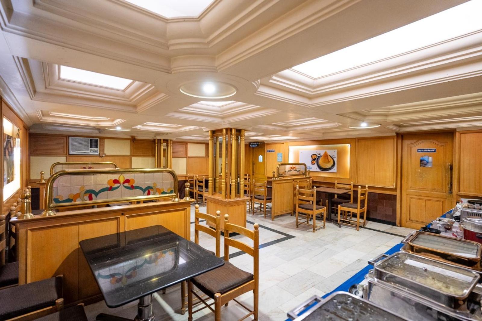טירונלוולי Sree Bharani Hotels מראה חיצוני תמונה