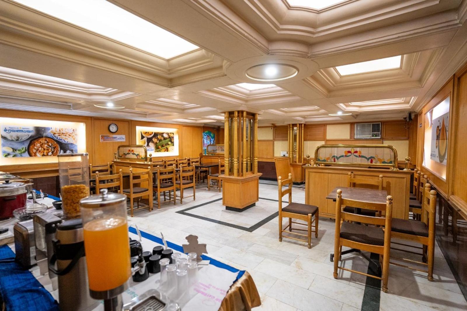 טירונלוולי Sree Bharani Hotels מראה חיצוני תמונה