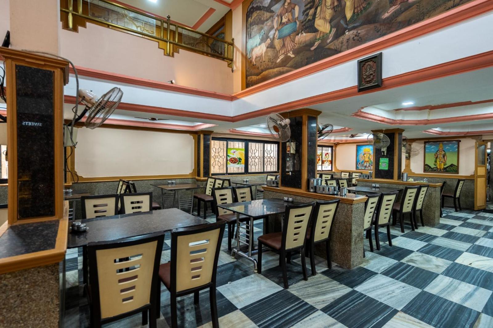 טירונלוולי Sree Bharani Hotels מראה חיצוני תמונה