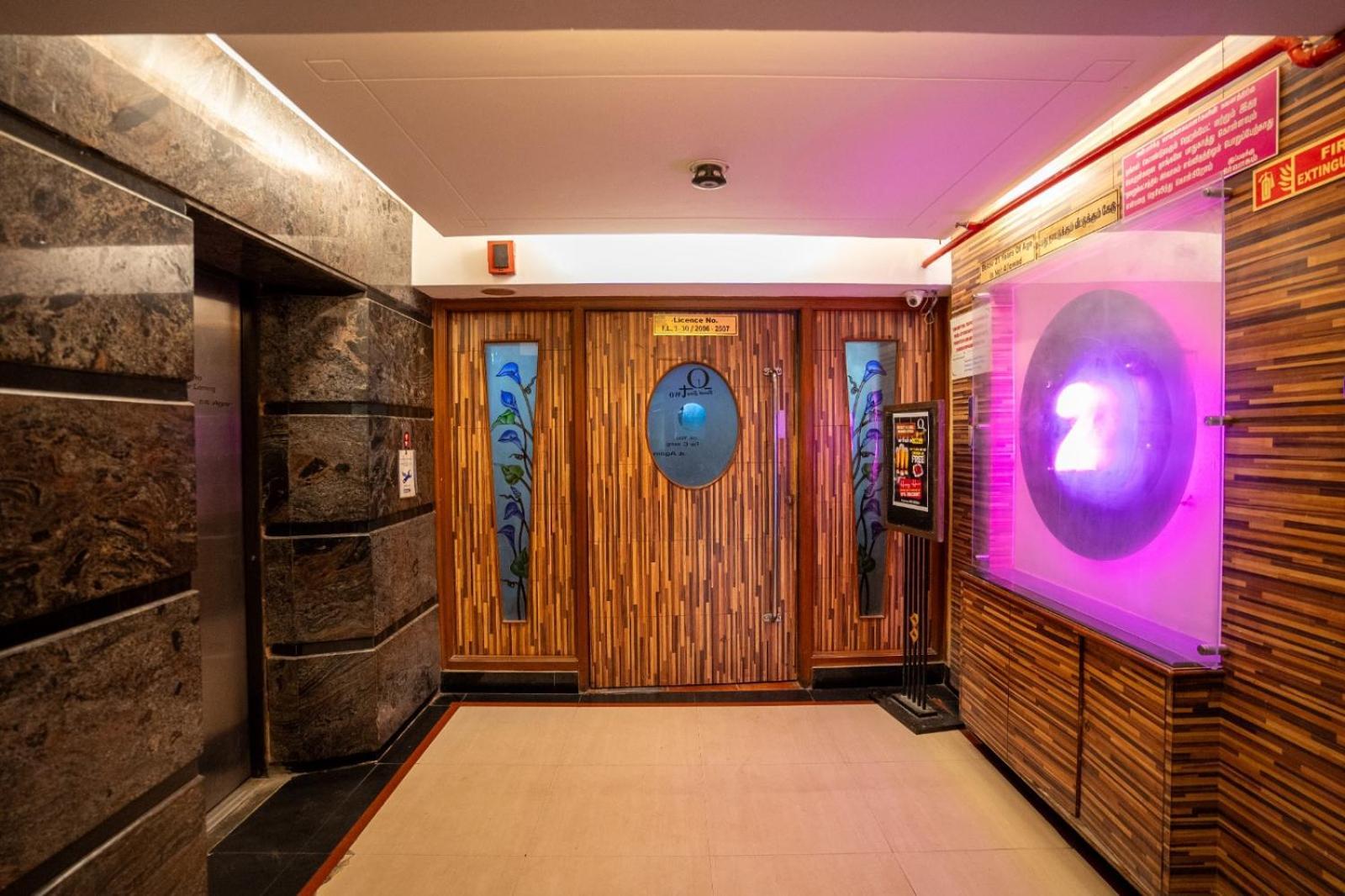 טירונלוולי Sree Bharani Hotels מראה חיצוני תמונה