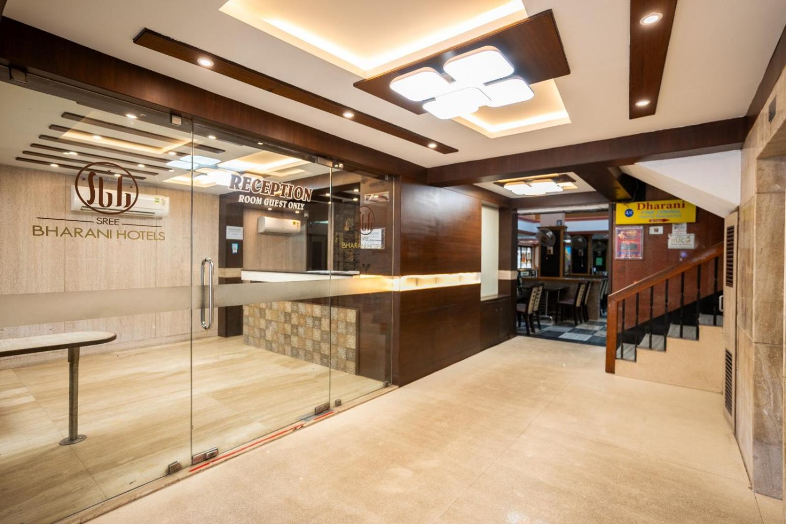 טירונלוולי Sree Bharani Hotels מראה חיצוני תמונה