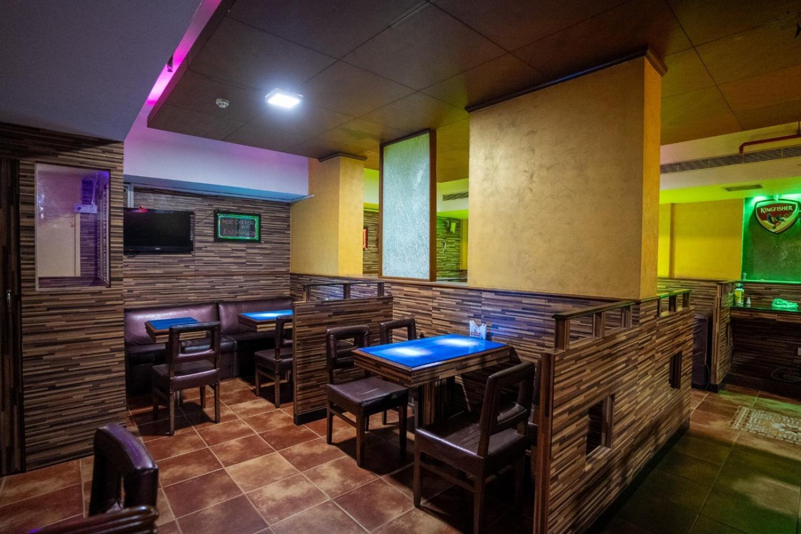 טירונלוולי Sree Bharani Hotels מראה חיצוני תמונה